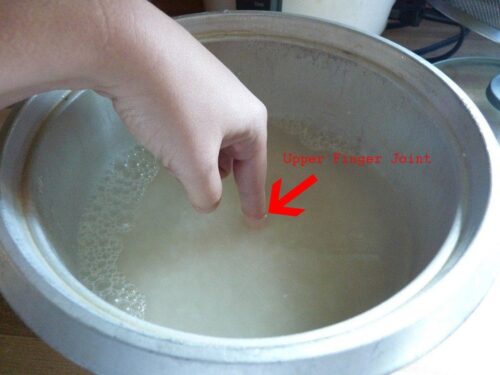 how much water do you put in a rice cooker