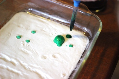 vinegar and baking soda toddler activity rainy day indoors