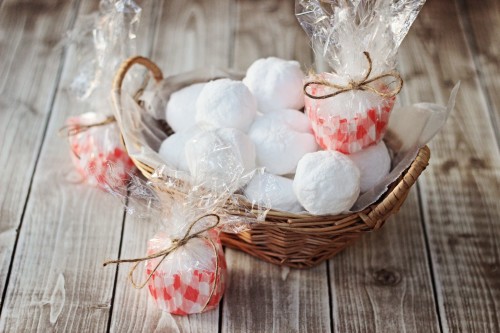 DIY Shower Steamers for colds #oilyfamilies