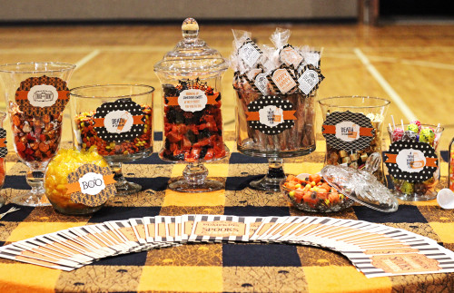 Halloween Candy Bar with Halloween treat bags