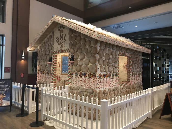 life sized gingerbread house at great wolf lodge georgia