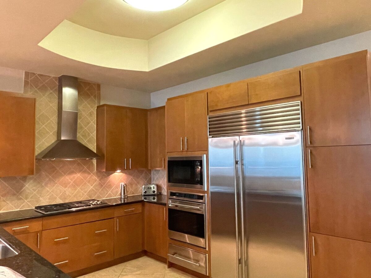 Kitchen at Turquoise Place rental.